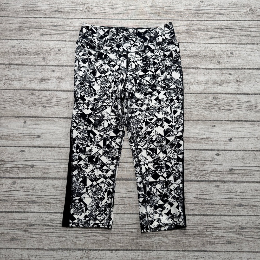 Nike Leggings Women's Medium Black Gray Dri-FIT Capri Geometric Athletic Yoga